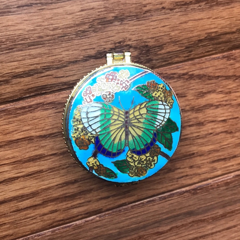 Decorative pill/jewelry holder